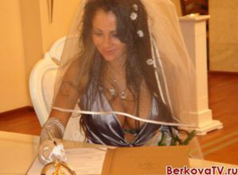 Елена Беркова на интимных фото из домашнего фотоальбома