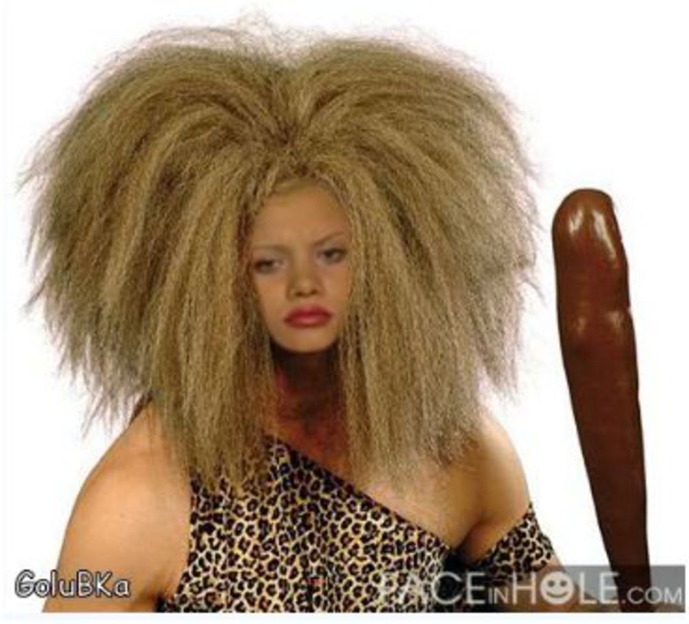 Жопастая женщина в парике с отличной волосатой киской