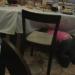 чьи то дети прячутся под столом)))