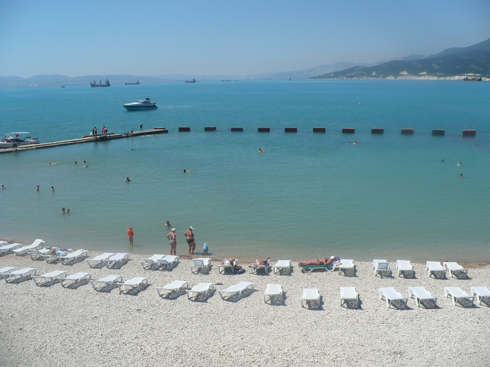 Смена кабардинка. Кабардинка пляж. Signal Beach Кабардинка. Пляж кубики Кабардинка. Пляж коралл Кабардинка.