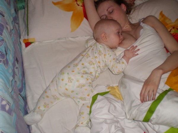 Русские зрелые спящие мамы. Спящие Голопопики.