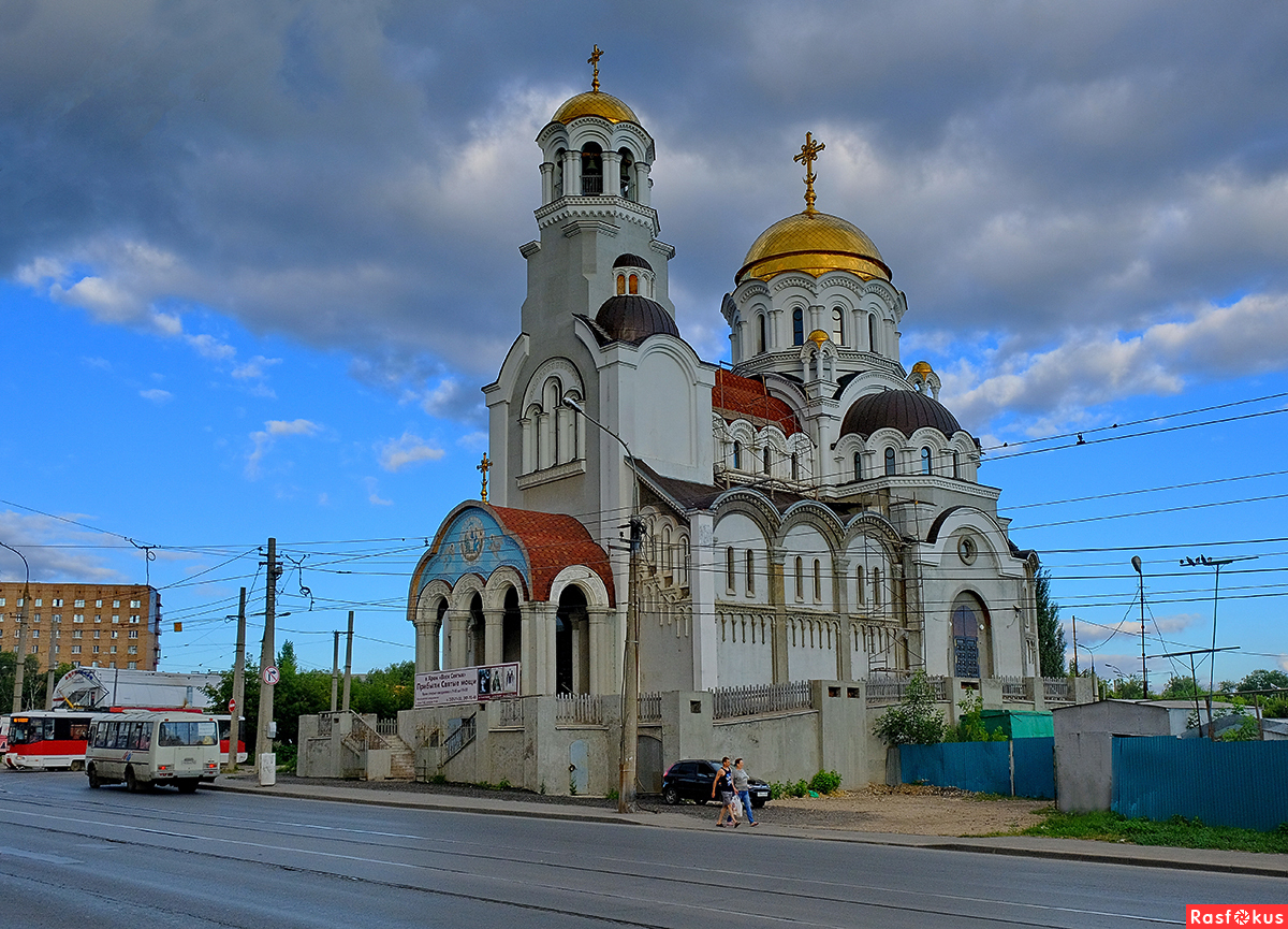 Храмы самары. Храм всех святых Самара. Храм на Тухачевского в Самаре. Церковь всех святых Самара улица Тухачевского. Храм всех святых Челябинск.