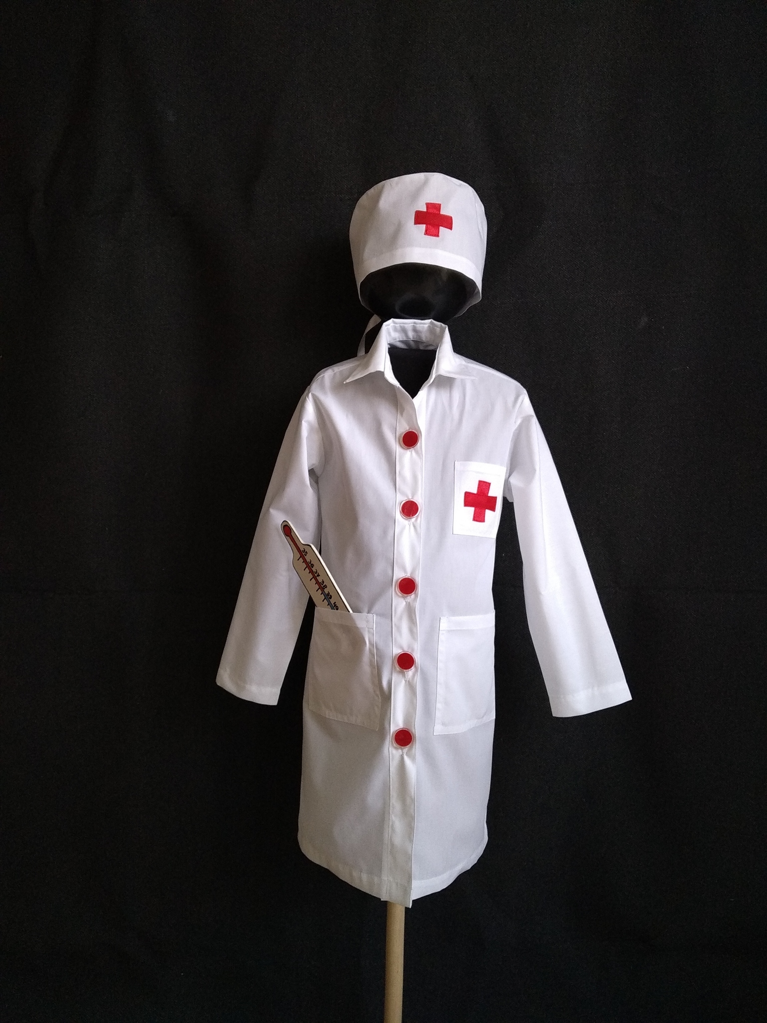 Халат и колпак. Костюм врача. Костюм доктора Айболита. Детский костюм доктора. Одежда врача для детей.