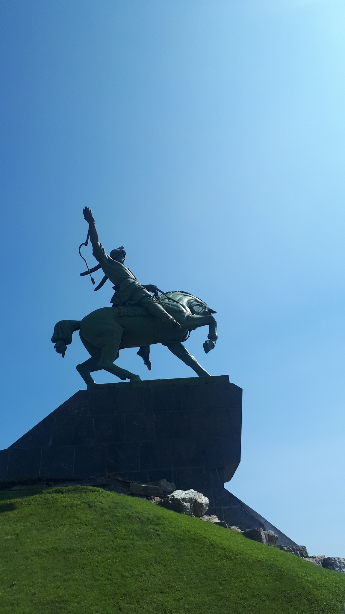 Памятник Салавата Юлаева сзади