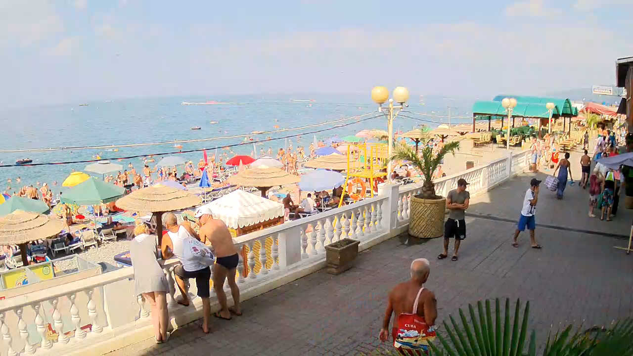 Лазаревское центральная камера на пляже