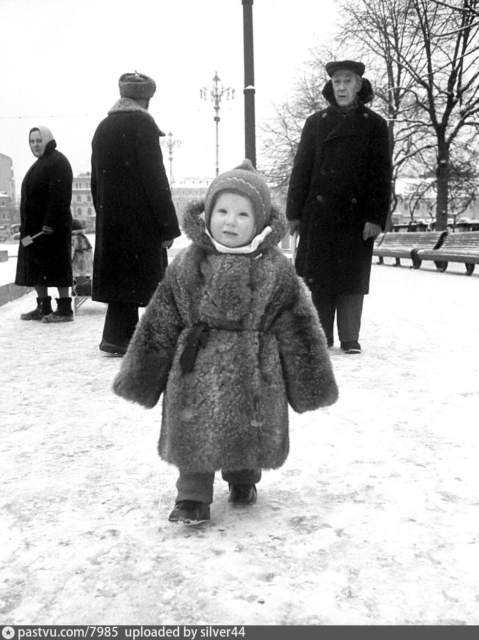 Дети в мутоновых шубках в СССР