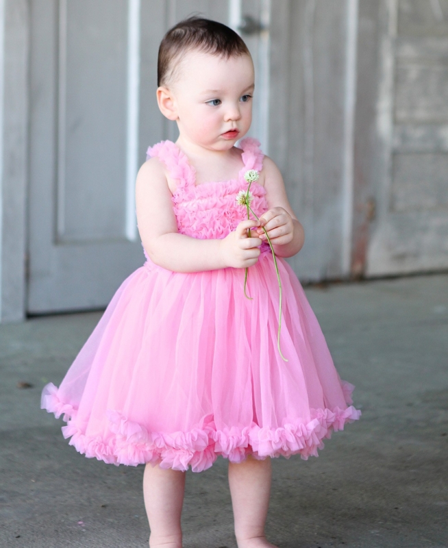 Малыш в платье