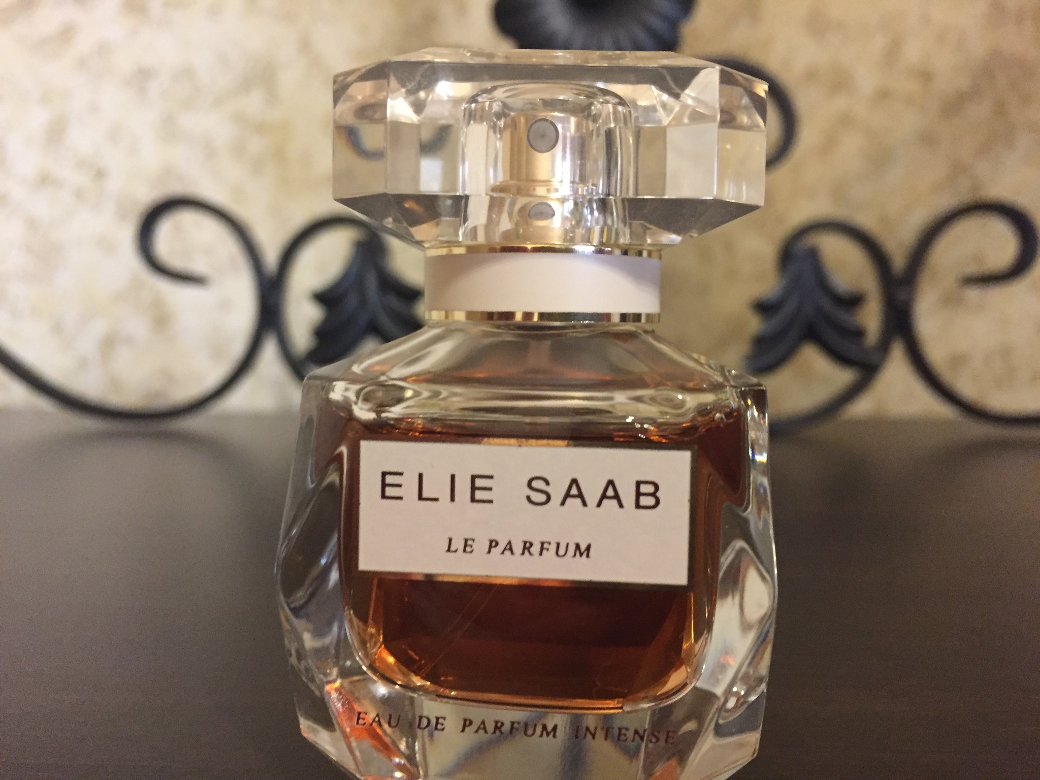 Elie saab de parfum. Zeta Eau de Parfum intense. Morph Zeta Eau de Parfum intense. Eau de Parfum из Казахстана. Elie Saab logo.