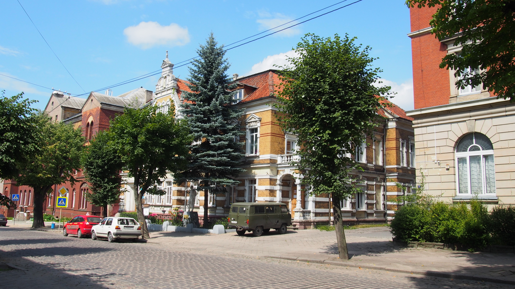 Главный черняховск. Черняховск. Дом Наполеона Черняховск. Черняховск осень. Панорамы Черняховска Калининградской области.