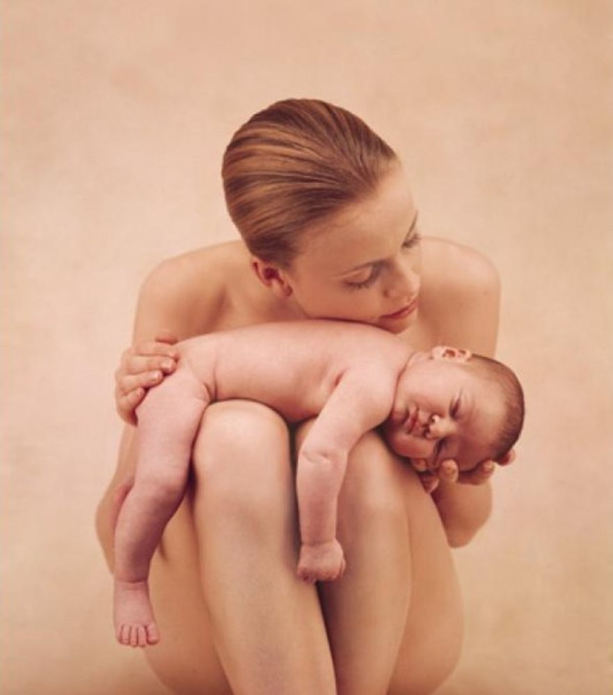 фото ребенок и его голая мать фото 13