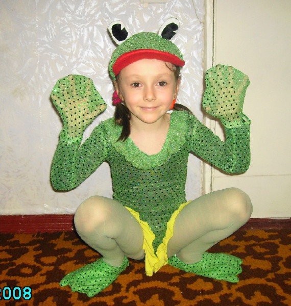 Костюм лягушки для девочки своими руками быстро и красиво из подручных материалов