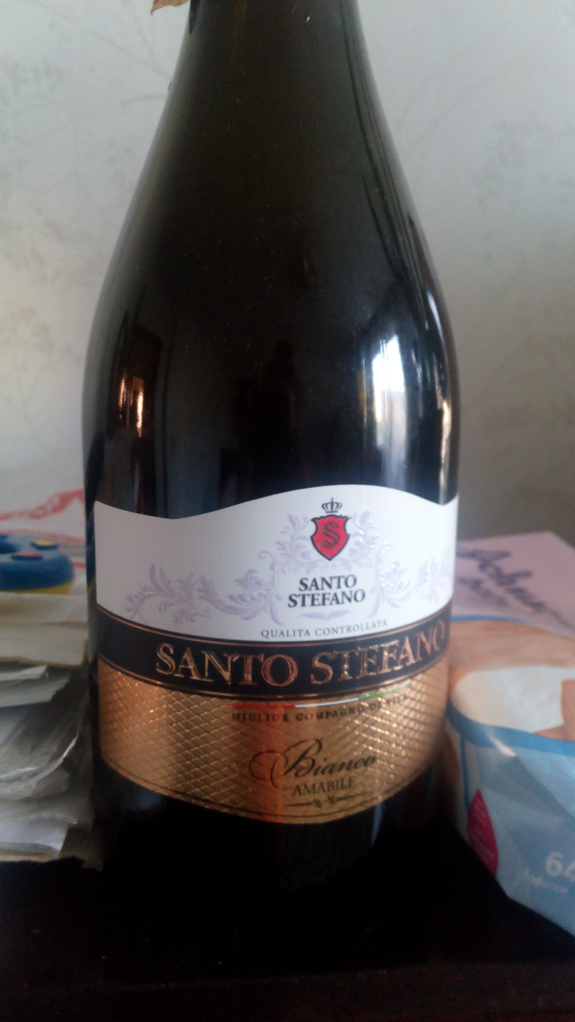 Санта барбара шампанское. Пятёрочка вино Санто Стефано. Санто Стефано Moscato. Вино в пятёрочке Санта сткфано. Шампанское в Пятерочке Санто Стефано.